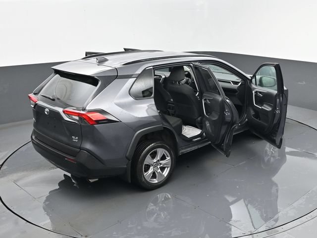 Used 2022 Toyota RAV4 XLE AWD/4WD image 23