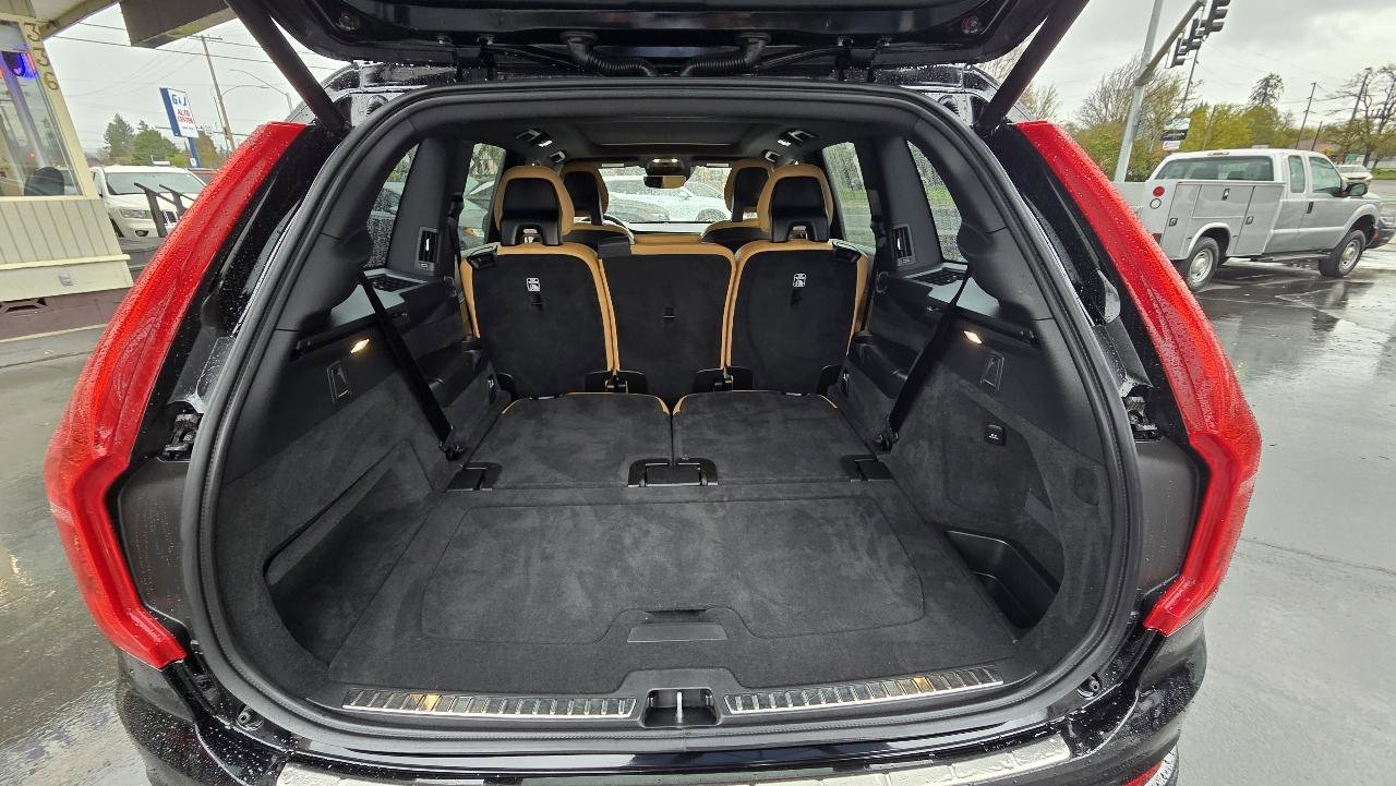 Used 2018 Volvo XC90 T5 Momentum w/ Convenience Package image 19