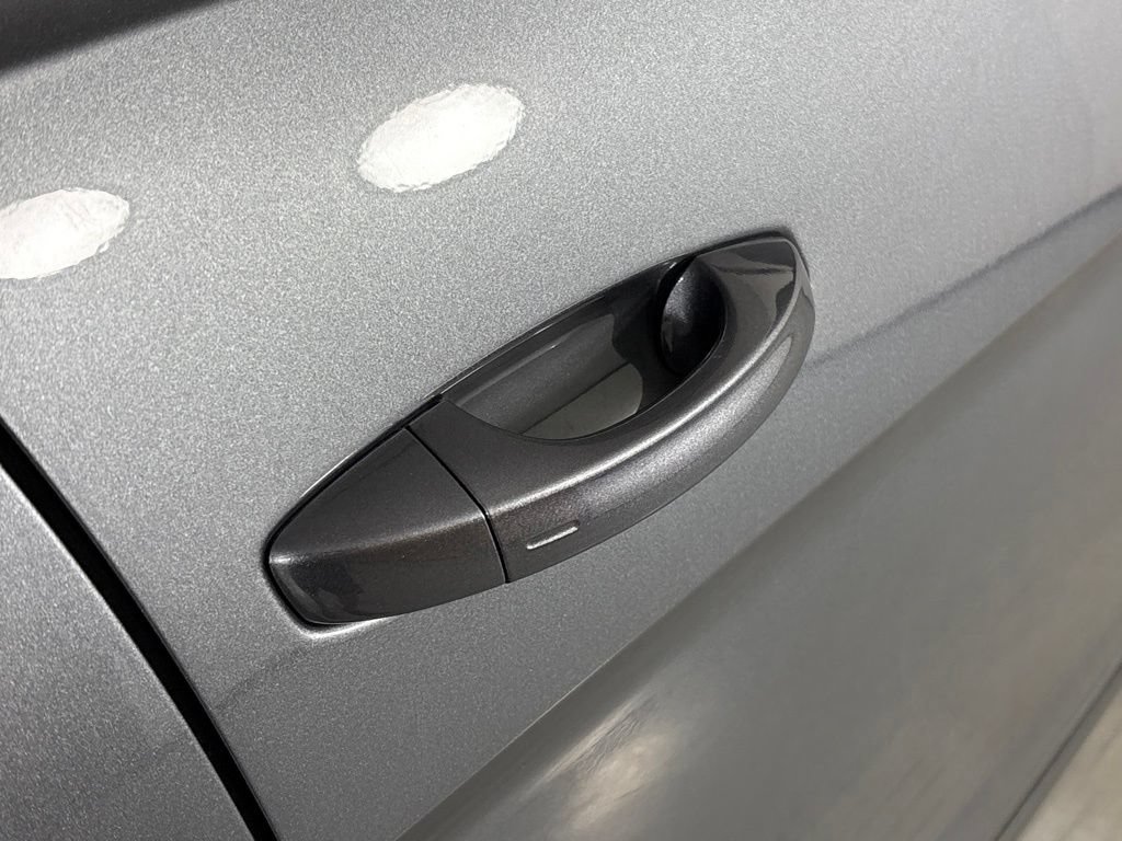Used 2023 Volkswagen Atlas SE w/ Panoramic Sunroof Package FWD image 13