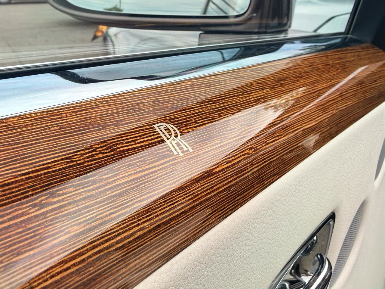 Used 2012 Rolls-Royce Ghost RWD image 21