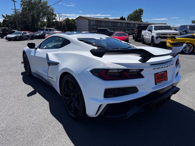 Used 2024 Chevrolet Corvette Z06 w/ Z07 Performance Package image 9