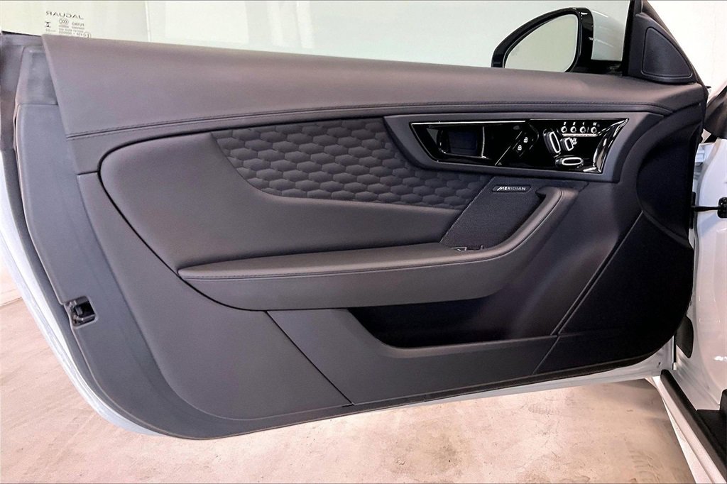 Used 2024 Jaguar F-TYPE Coupe AWD image 19
