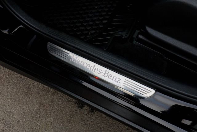 Used 2017 Mercedes-Benz GLC 300 4MATIC image 25