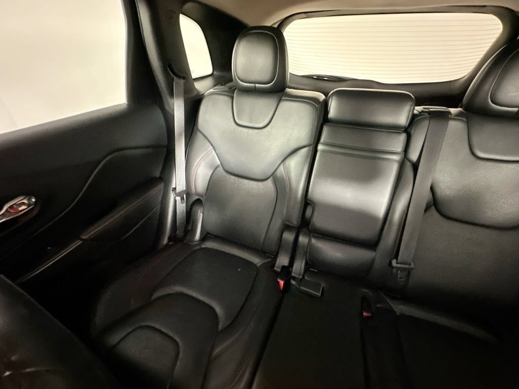 Used 2015 Jeep Cherokee Trailhawk w/ Leather Interior Group AWD/4WD image 12