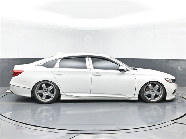 Used 2020 Honda Accord Touring image 11