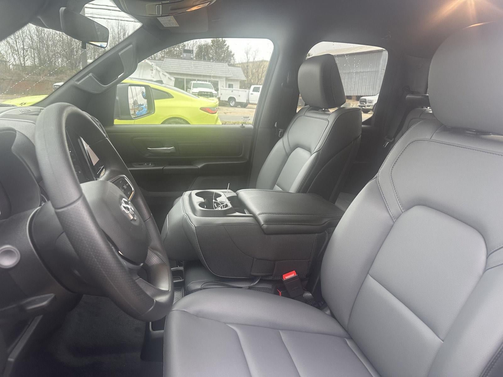 New 2026 RAM ProMaster 2500 w/ Convenience Group FWD image 3