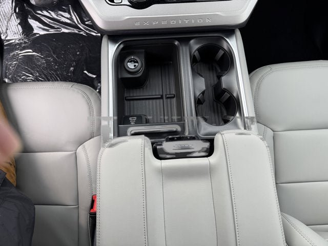 New 2026 Ford Expedition Active AWD/4WD image 15