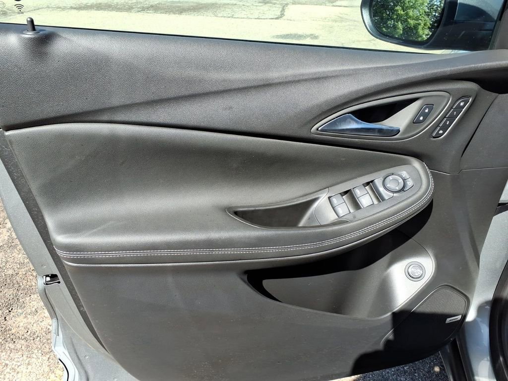 Used 2024 Buick Encore GX Avenir w/ Avenir Convenience Package AWD/4WD image 11