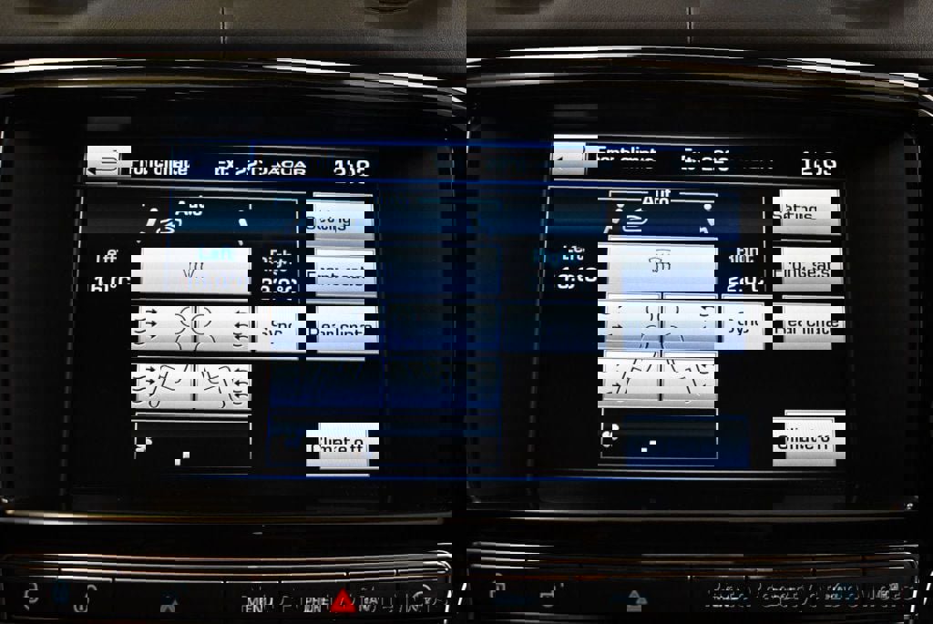 Used 2015 Jaguar XJ image 46