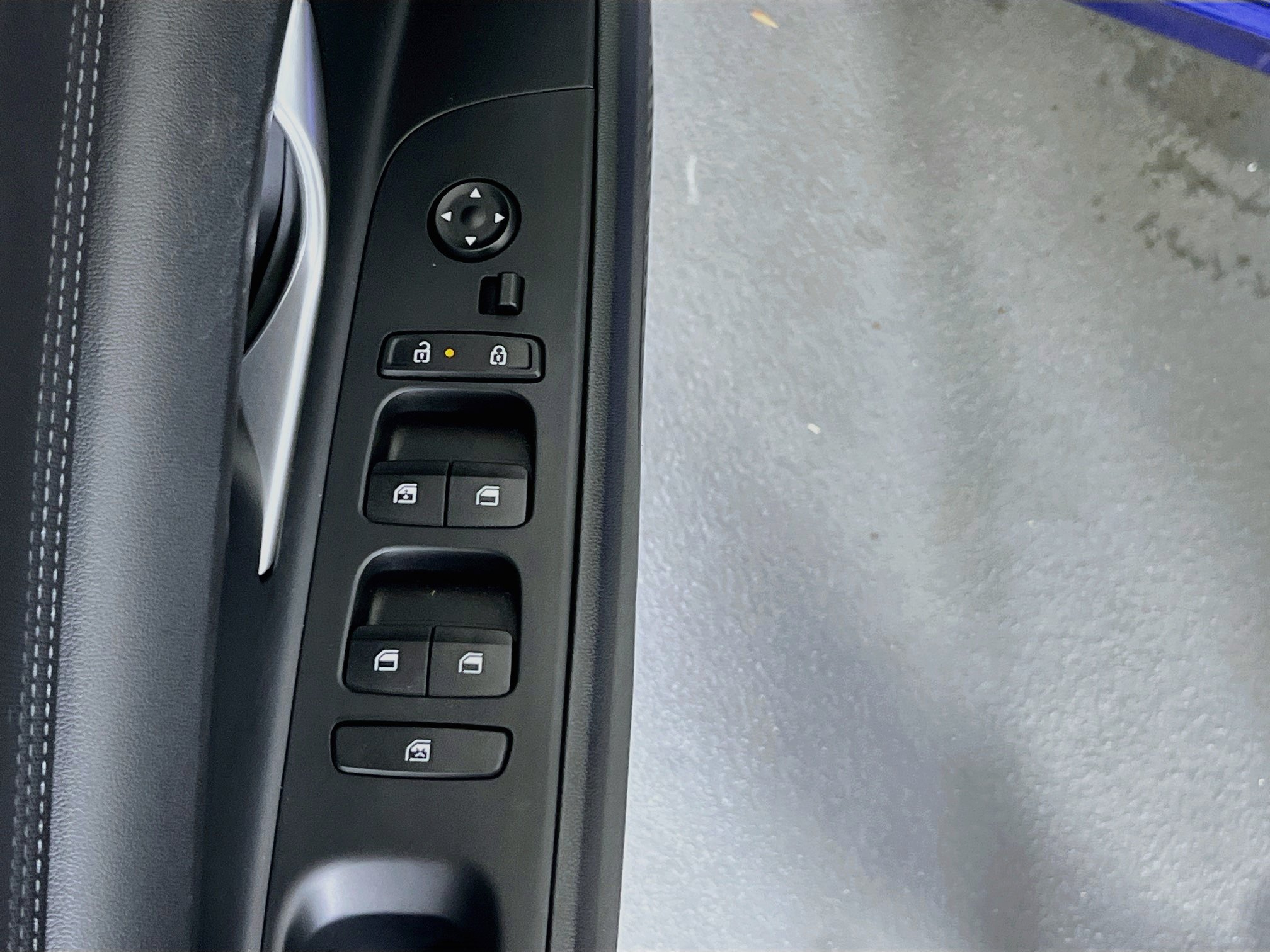Used 2024 Hyundai Elantra SEL w/ Convenience Package FWD image 18