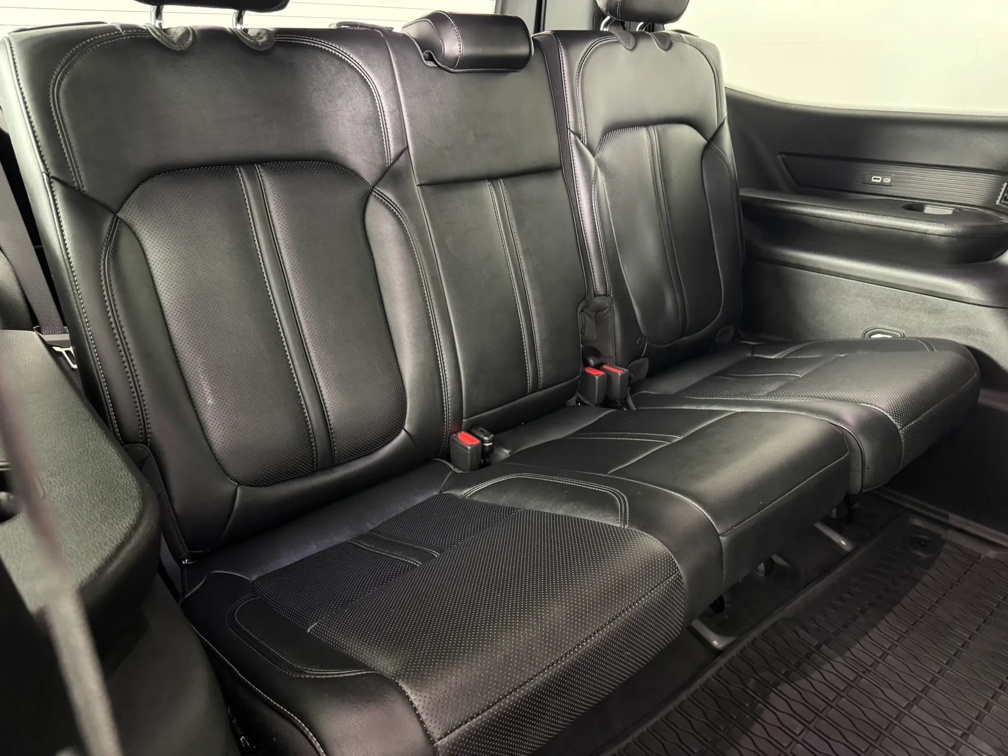 Used 2024 Jeep Wagoneer Series II w/ Convenience Group I AWD/4WD image 39