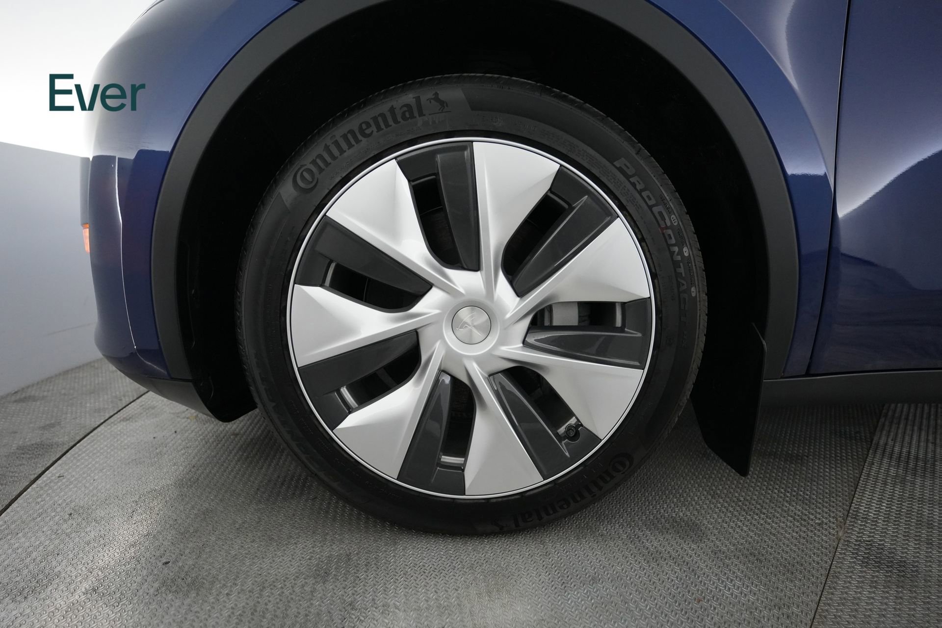 Used 2023 Tesla Model Y Long Range image 19