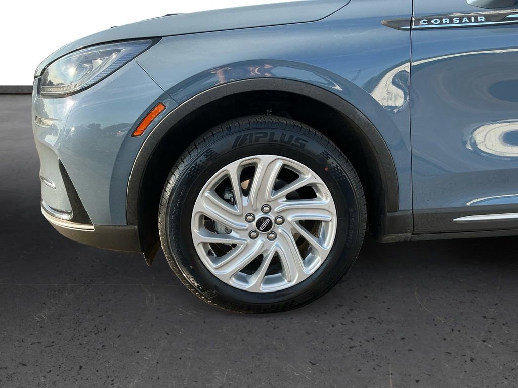 Used 2023 Lincoln Corsair FWD image 13