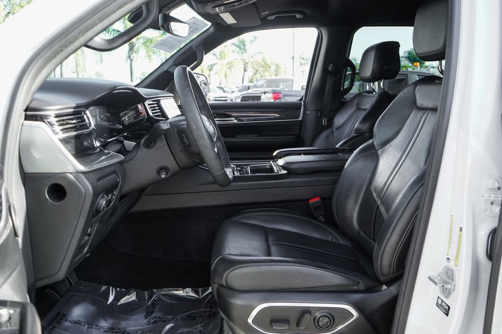 Used 2022 Jeep Wagoneer Series III w/ Rear Seat Video Group 1 image 20