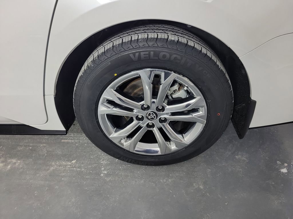 Certified 2023 Toyota Sienna Platinum AWD/4WD image 31
