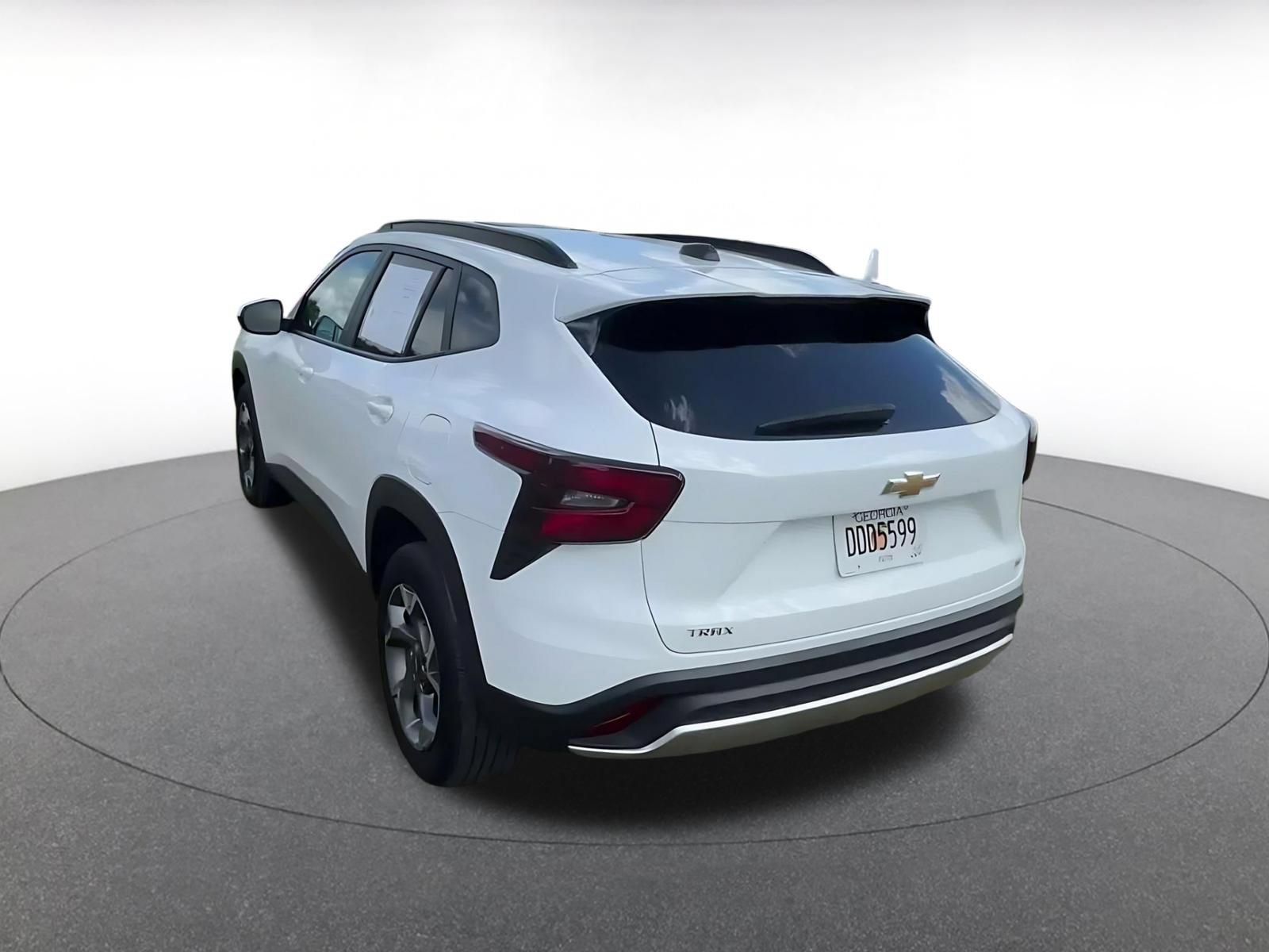 Used 2025 Chevrolet Trax LT FWD image 10
