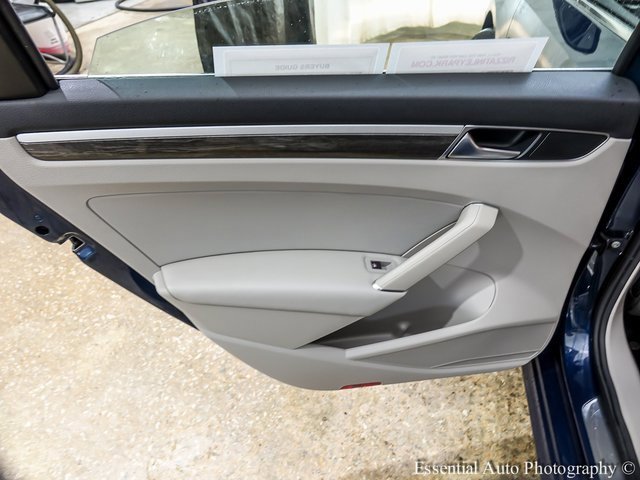 Used 2018 Volkswagen Passat 2.0T SE image 19