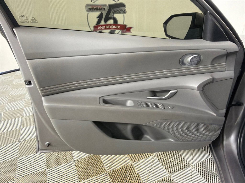 Used 2024 Hyundai Elantra SEL w/ Convenience Package image 11