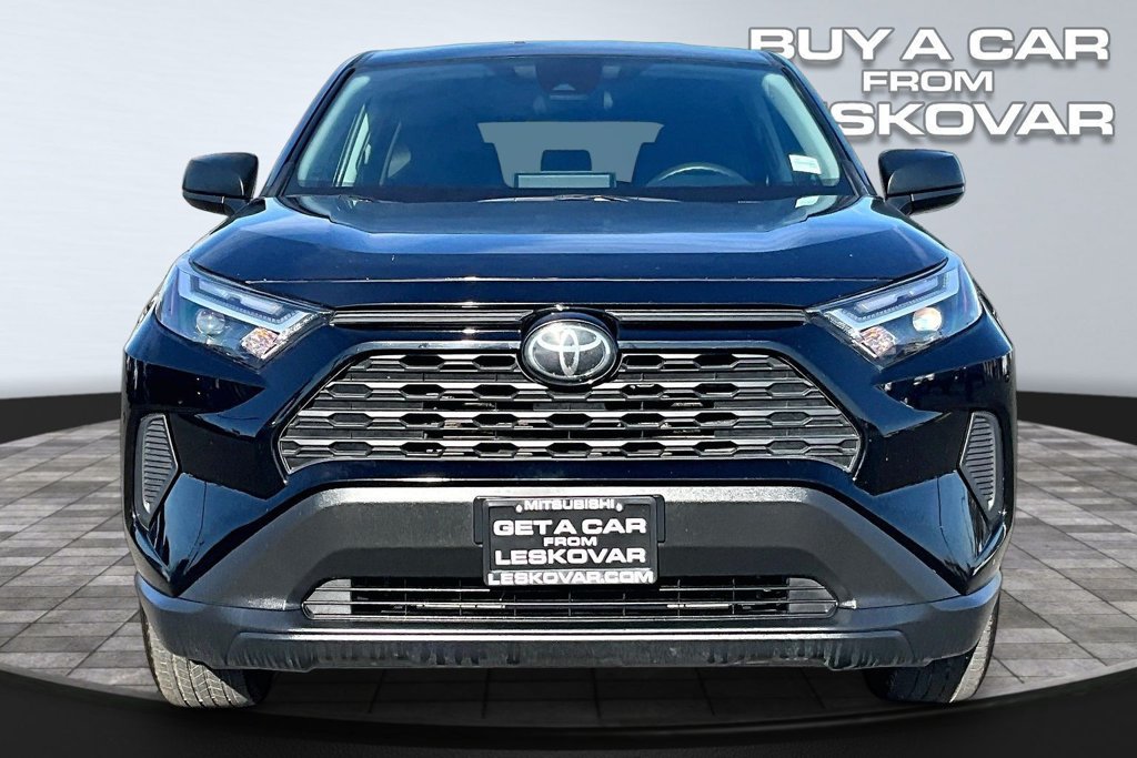 Used 2025 Toyota RAV4 LE AWD/4WD image 3