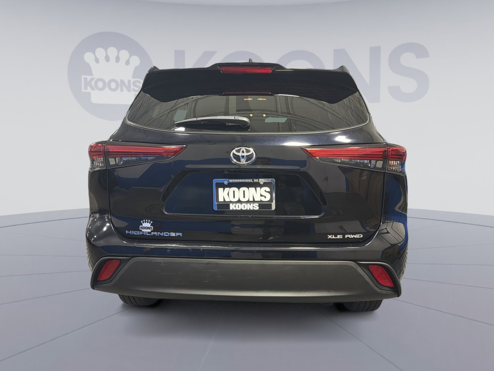 Used 2021 Toyota Highlander XLE AWD/4WD image 5