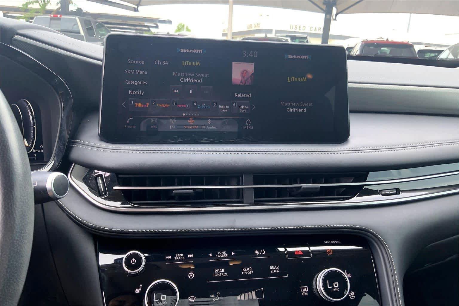 Used 2023 INFINITI QX60 Luxe w/ Performance Audio Package FWD image 31