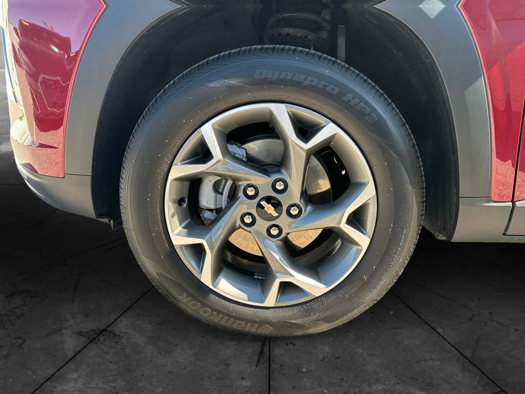 Certified 2025 Chevrolet Trax LT w/ Driver Confidence Package FWD image 14
