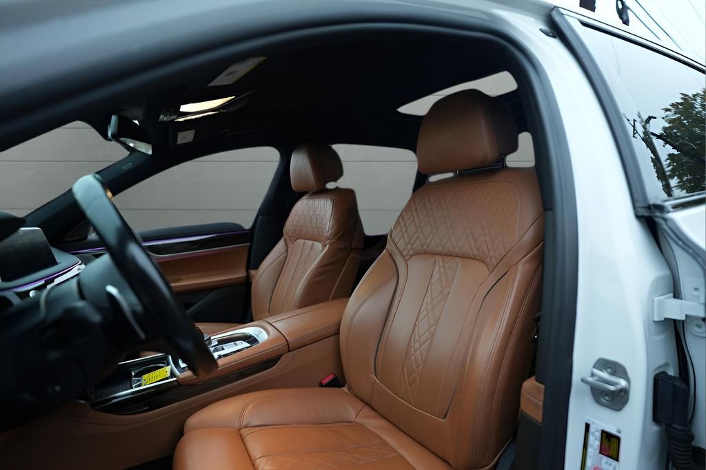 Used 2022 BMW 745e xDrive w/ M Sport Package image 2