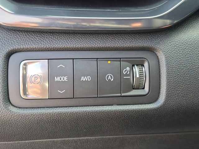 New 2026 GMC Acadia AT4 w/ LPO, Floor Liner Package AWD/4WD image 19