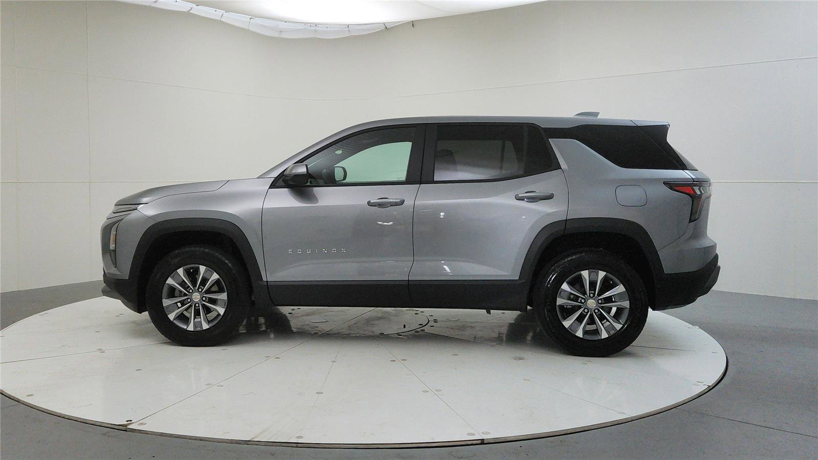 Used 2025 Chevrolet Equinox LT image 4