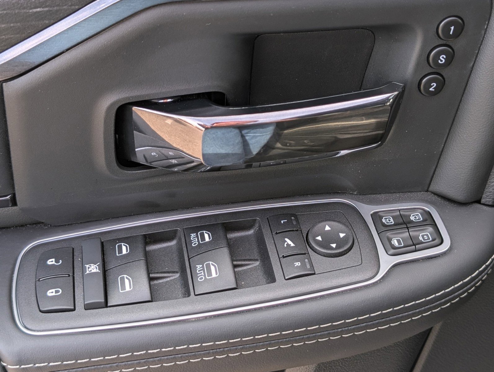 New 2024 RAM 2500 Limited image 12