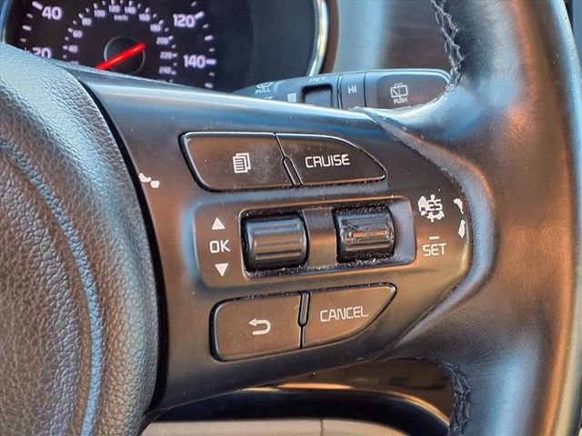 Used 2017 Kia Sedona LX w/ LX Essentials Premium Package image 14