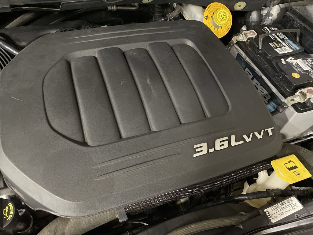 Used 2016 Dodge Grand Caravan SXT FWD image 25