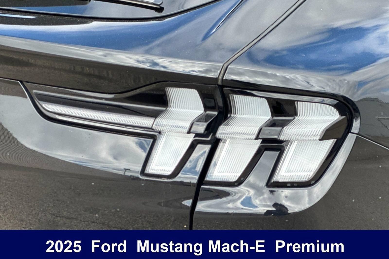 Used 2025 Ford Mustang Mach-E Premium w/ Interior Protection Package AWD/4WD image 40