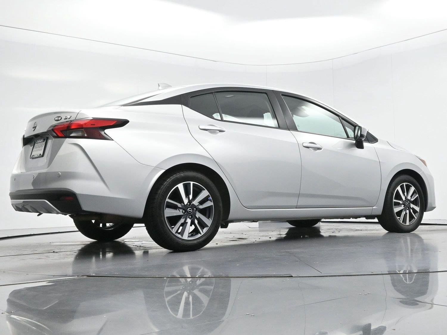 Used 2023 Nissan Versa SV FWD image 48
