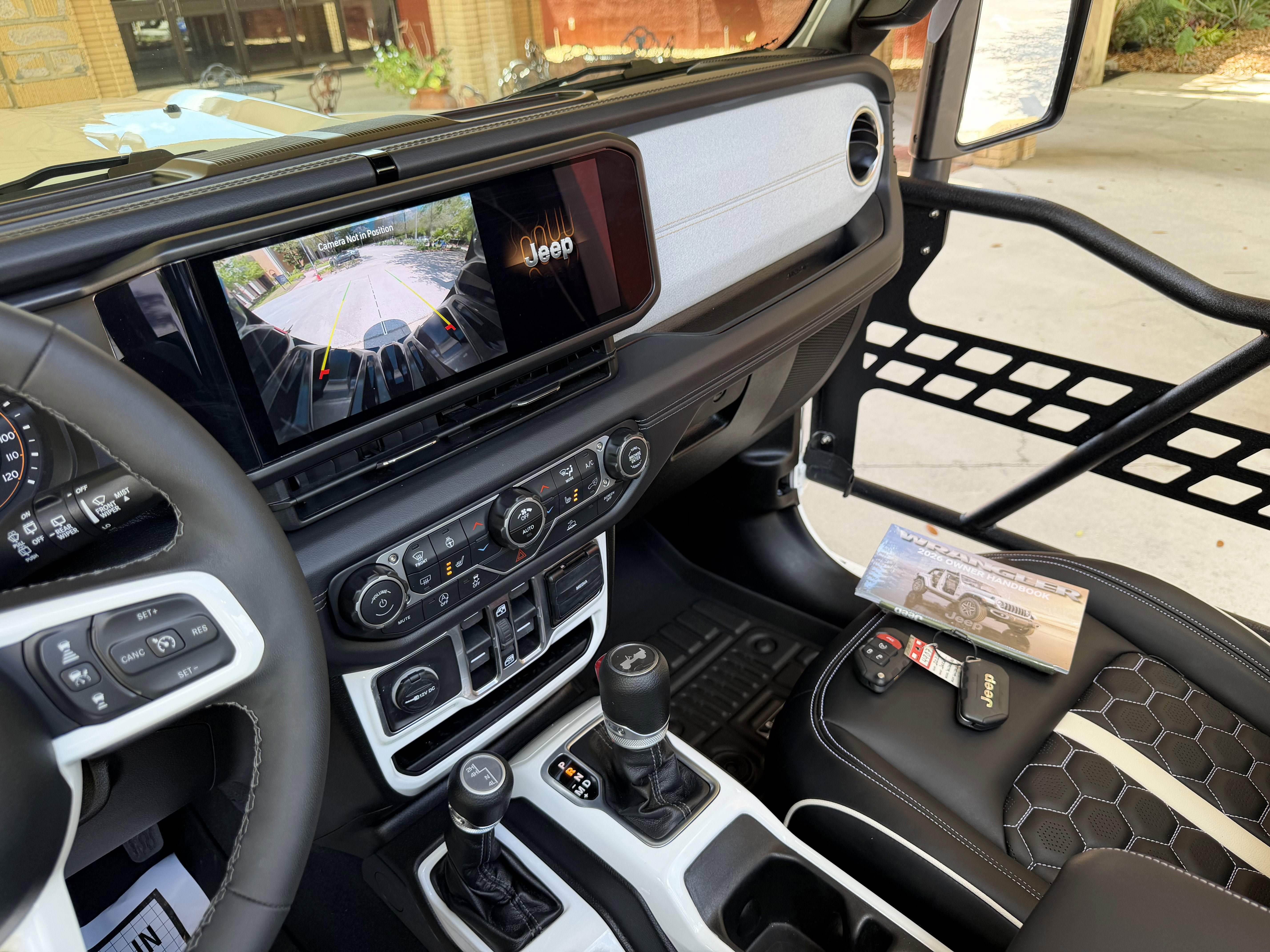 Used 2026 Jeep Wrangler Sahara AWD/4WD image 39