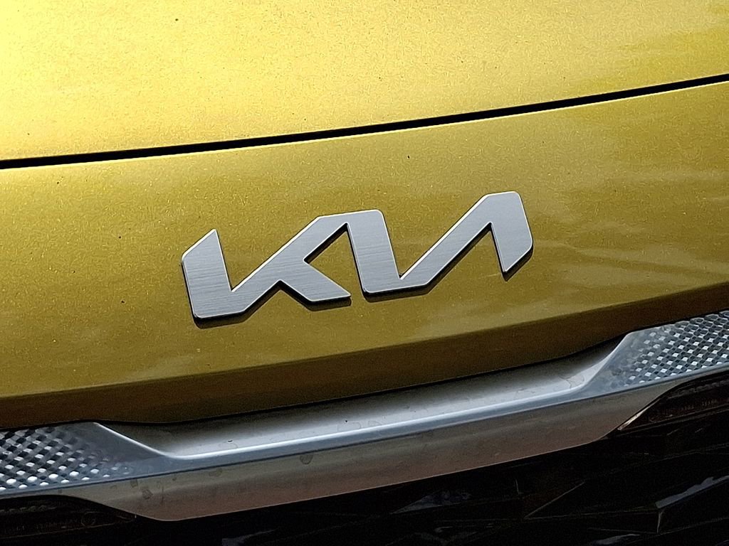 Used 2023 Kia Seltos S w/ Navigation Package image 4