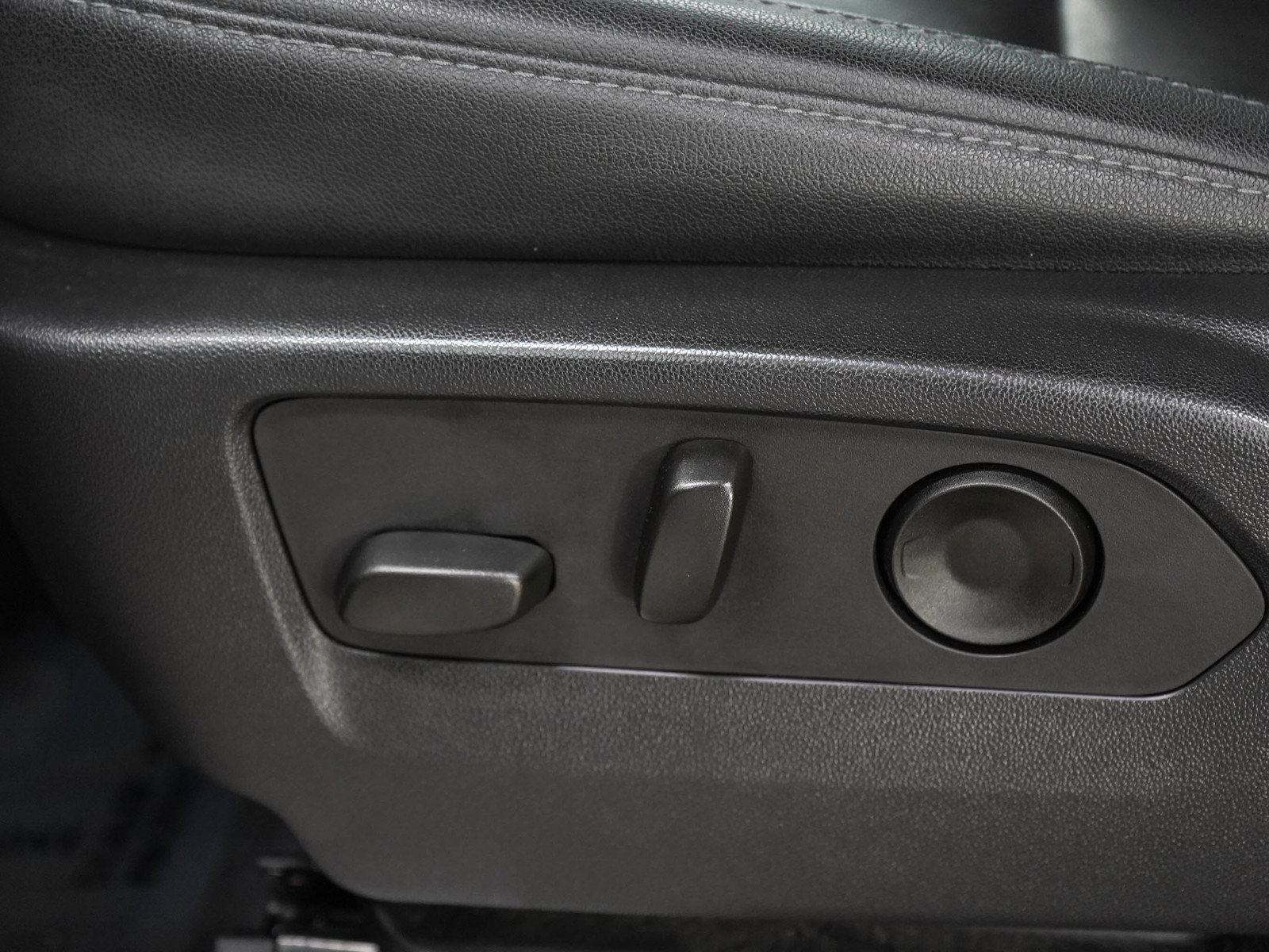 Used 2023 Chevrolet Silverado 1500 RST AWD/4WD image 24