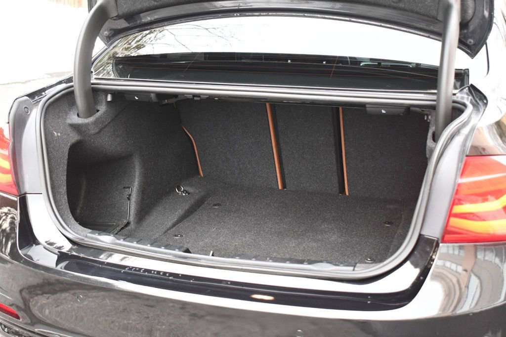 Used 2017 BMW 330i xDrive 330i xDrive image 8