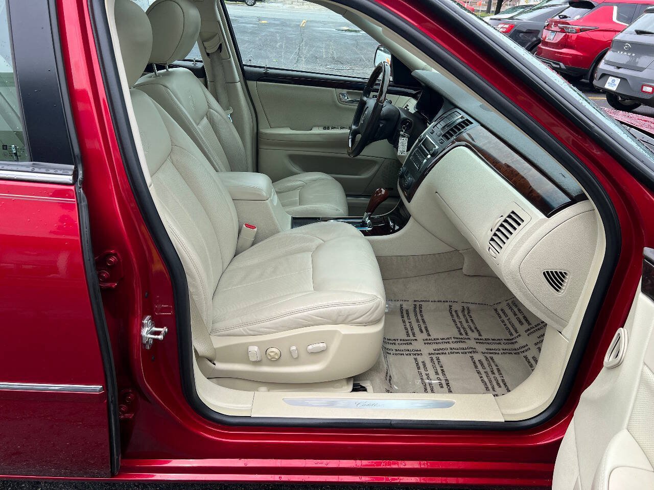 Used 2009 Cadillac DTS FWD image 28