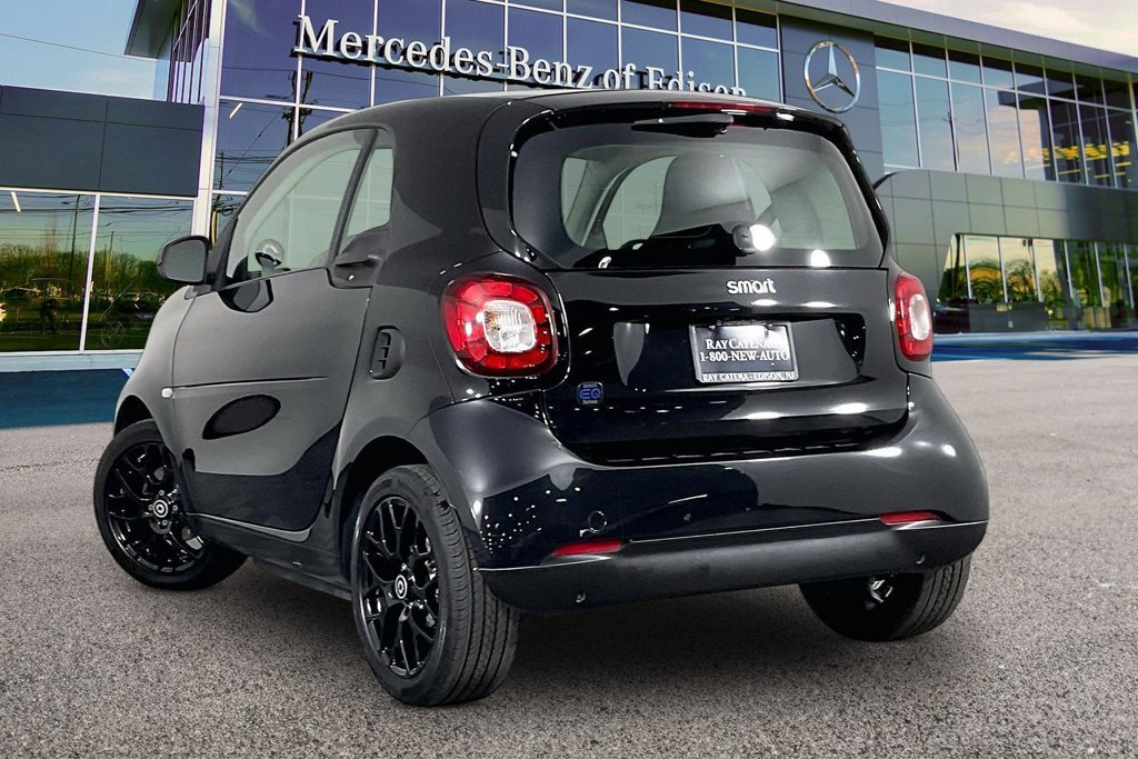 Used 2019 smart fortwo electric drive w/ Sport Package RWD image 2