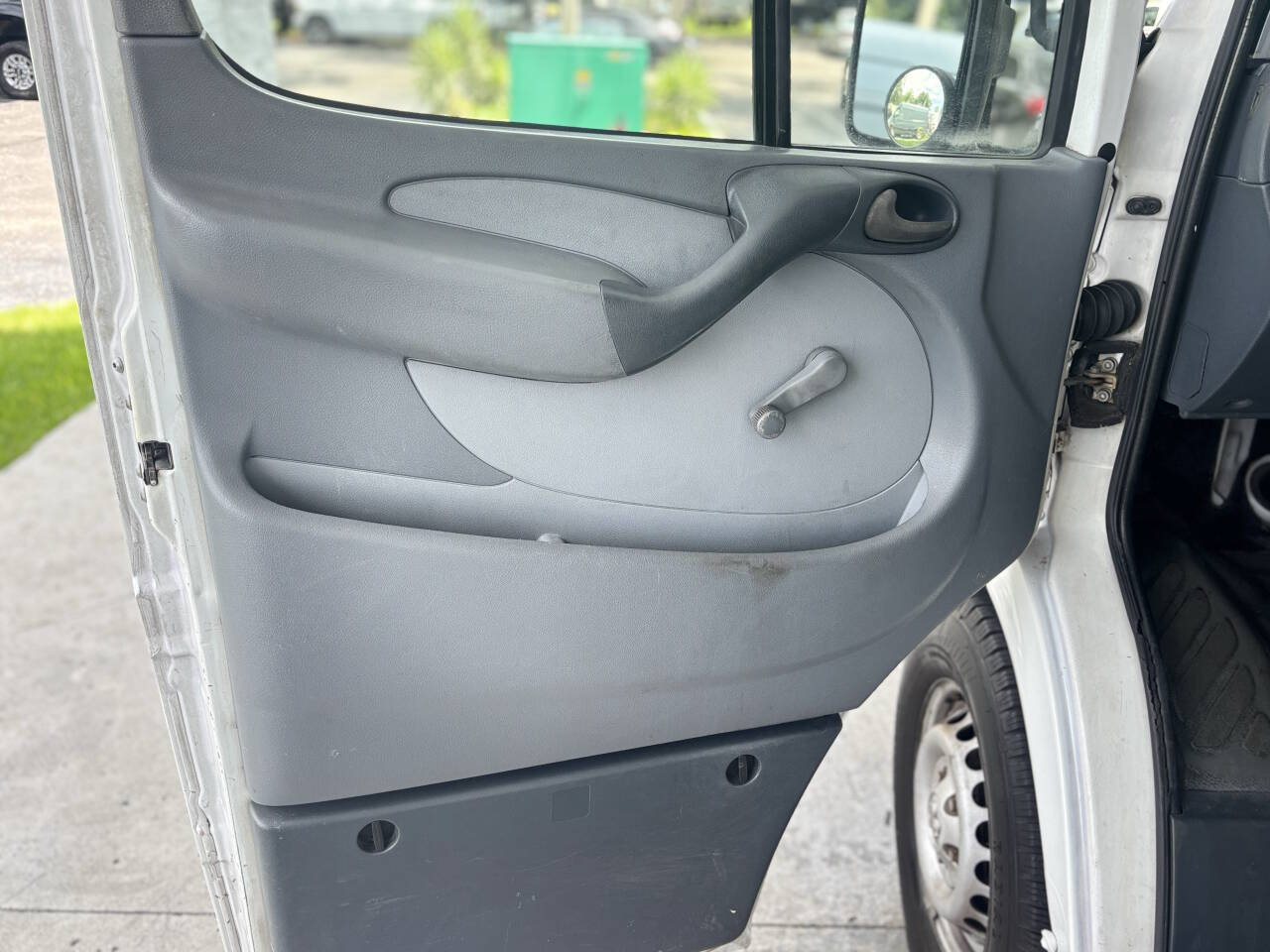 Used 2006 Dodge Sprinter 2500 w/ Window Group II RWD image 13