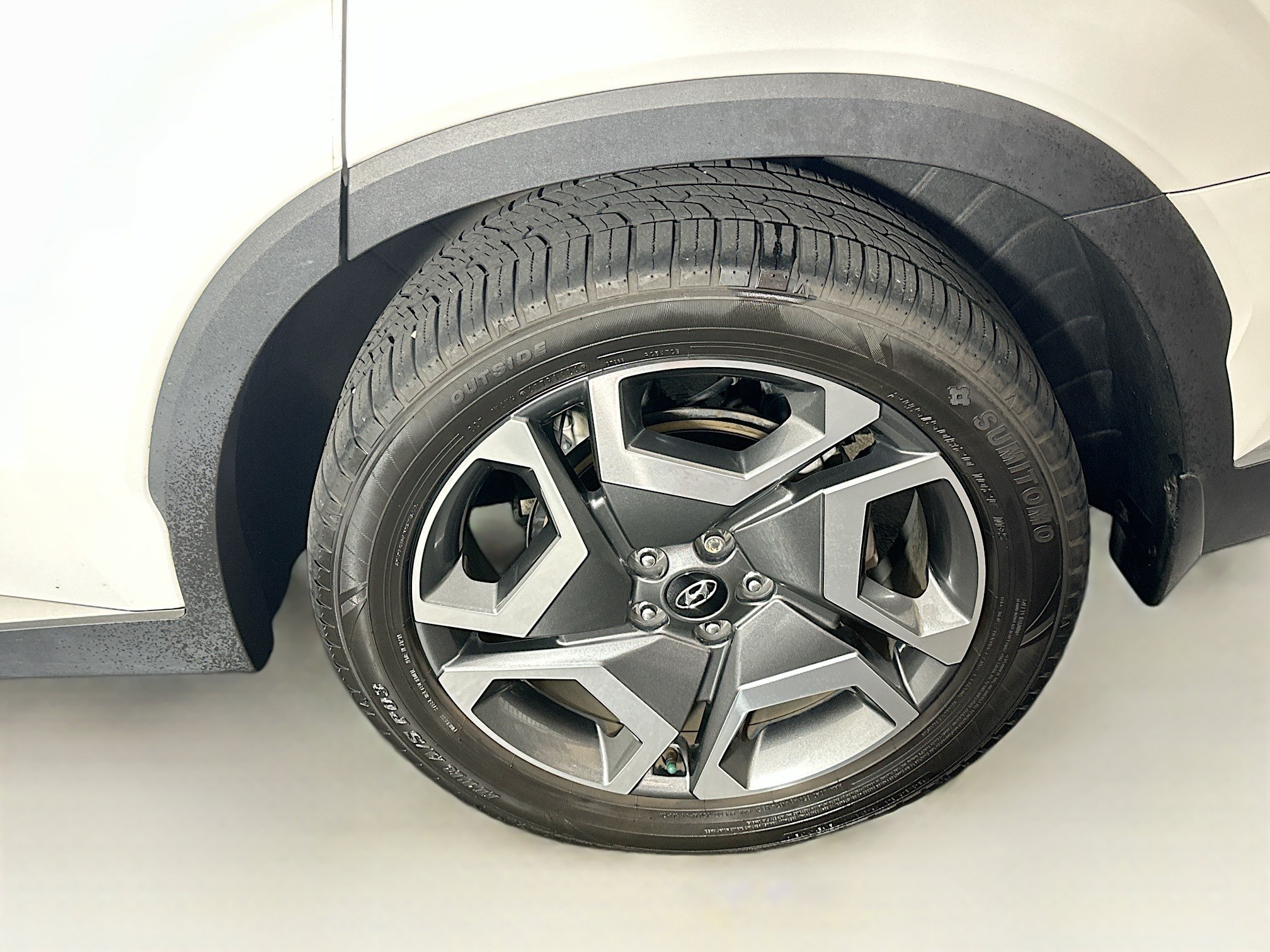 Used 2023 Hyundai Palisade Limited w/ Winter Package FWD image 11