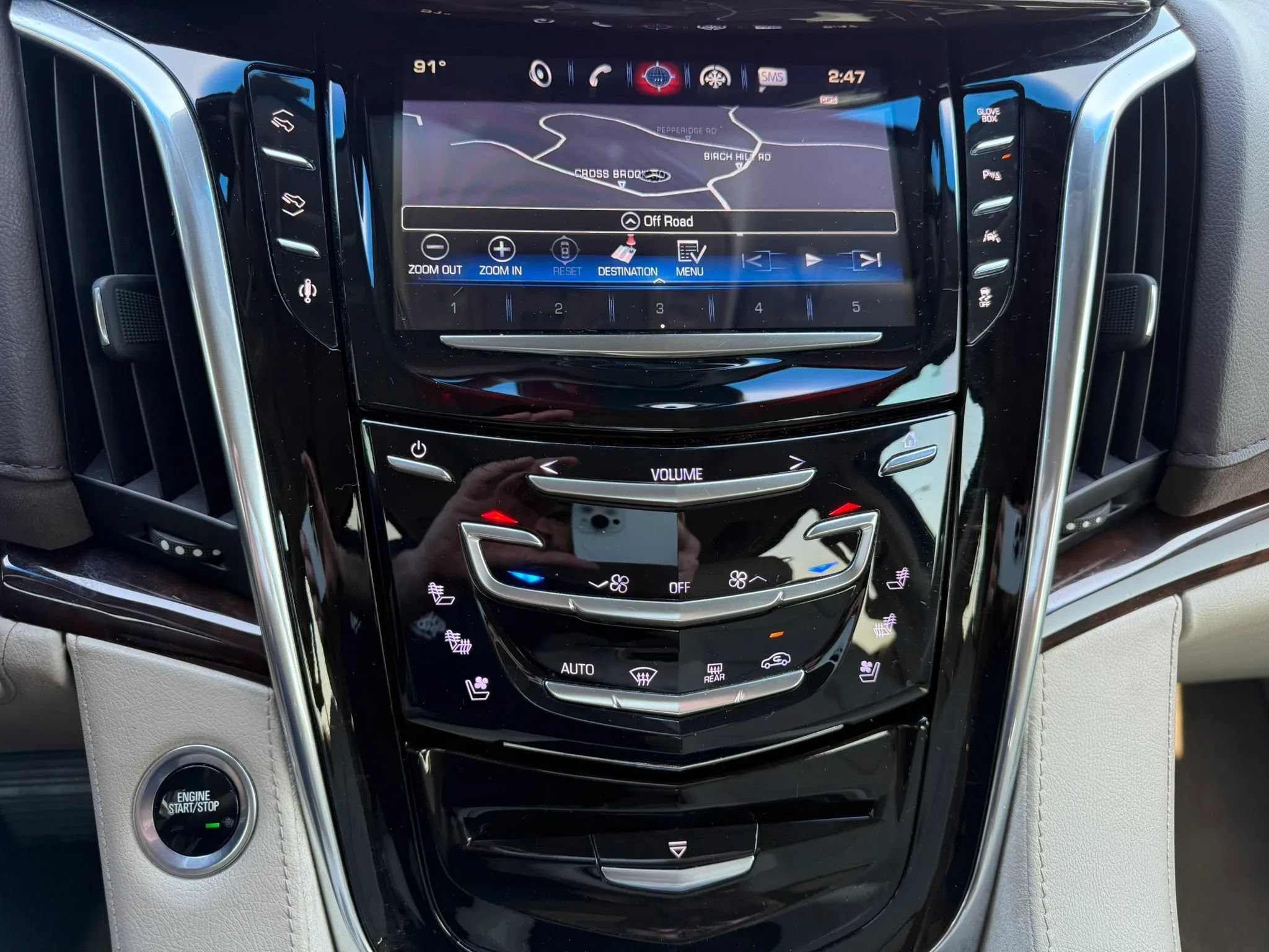 Used 2016 Cadillac Escalade Luxury AWD/4WD image 22