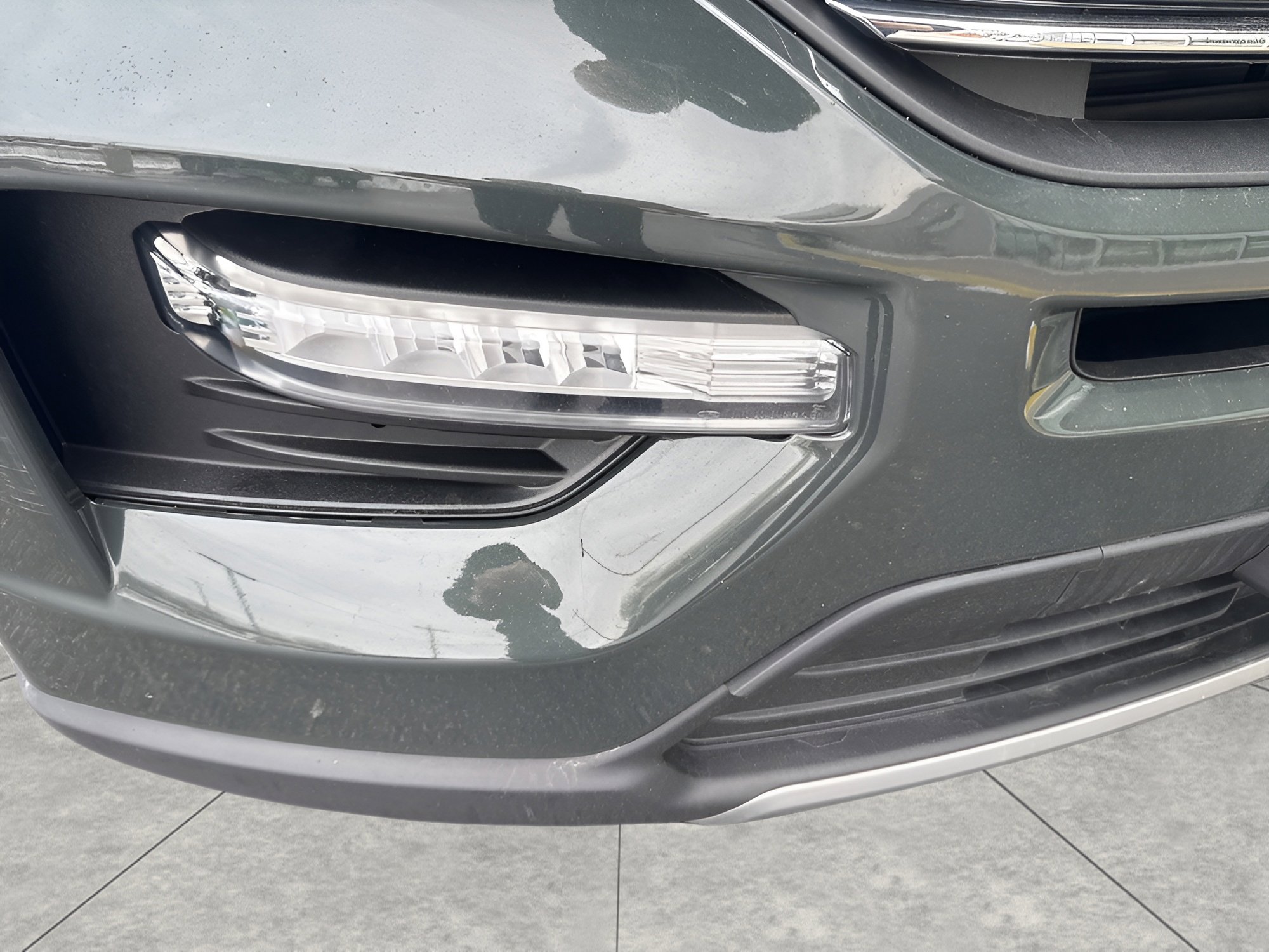 Used 2023 Ford Explorer XLT w/ Equipment Group 202A image 6