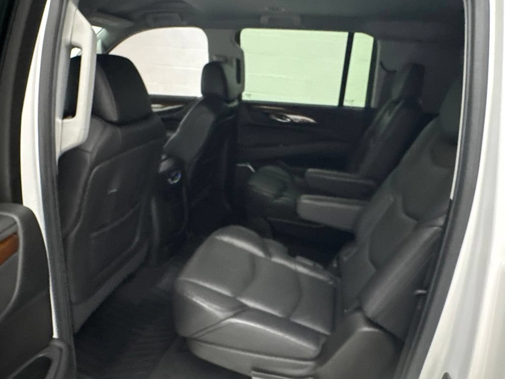 Used 2020 Cadillac Escalade ESV 4WD image 50