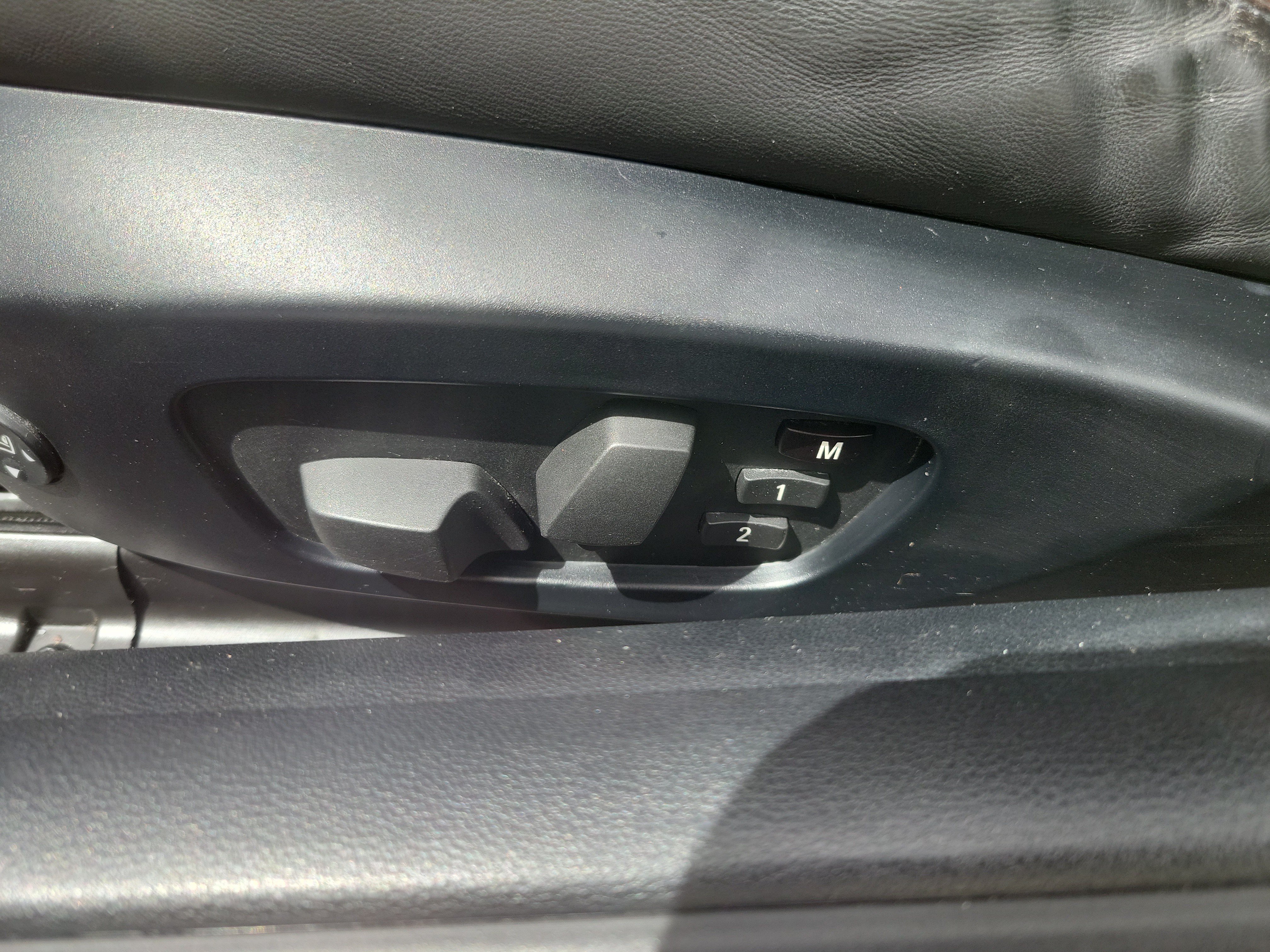 Used 2011 BMW M3 Convertible RWD image 14