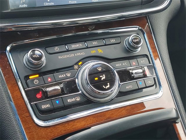 Used 2019 Lincoln Continental Premiere image 23