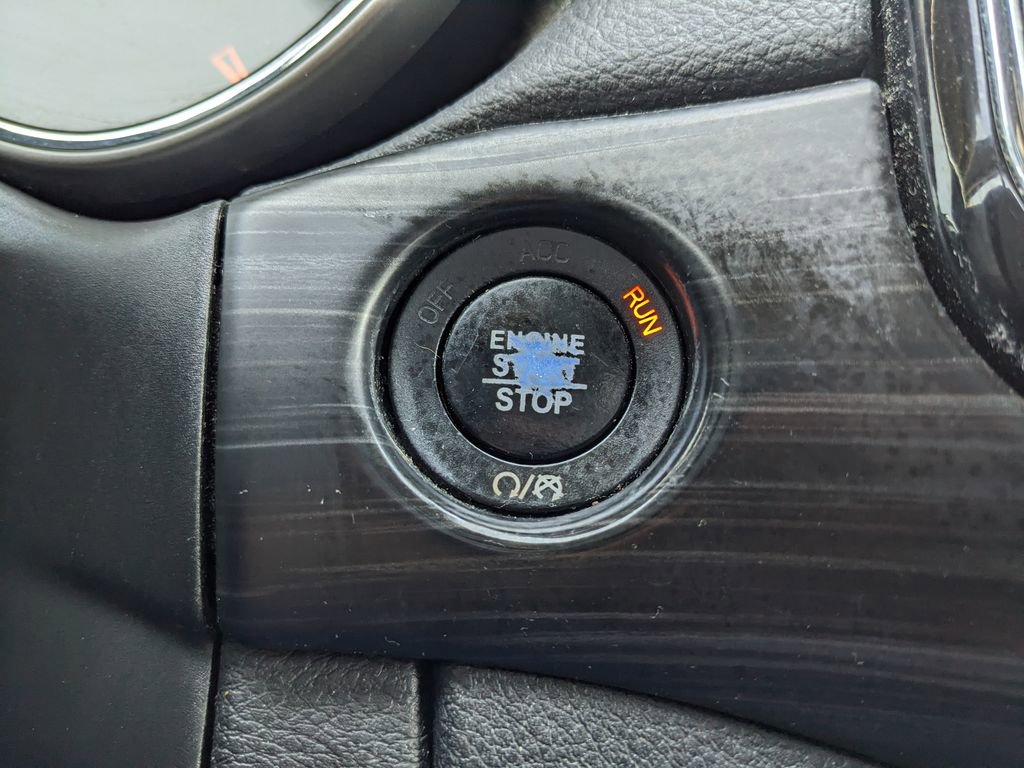 Used 2021 Jeep Grand Cherokee Laredo X image 27