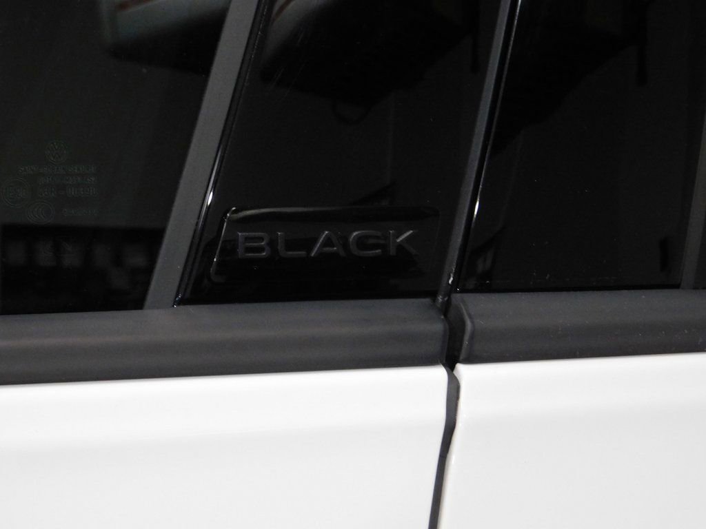 Used 2025 Volkswagen Golf R image 25