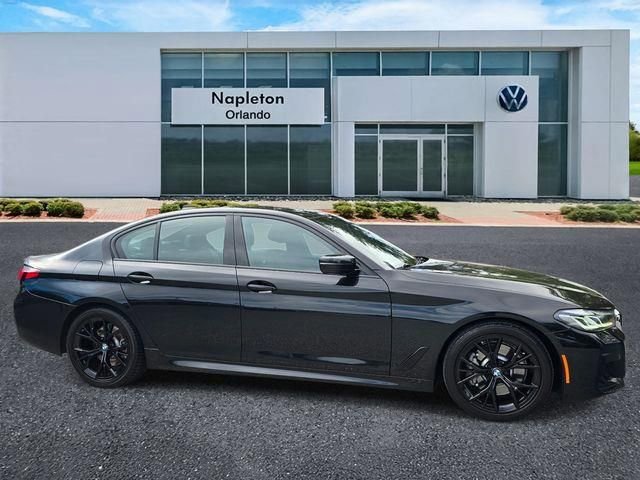Used 2022 BMW 530i w/ M Sport Package RWD image 3